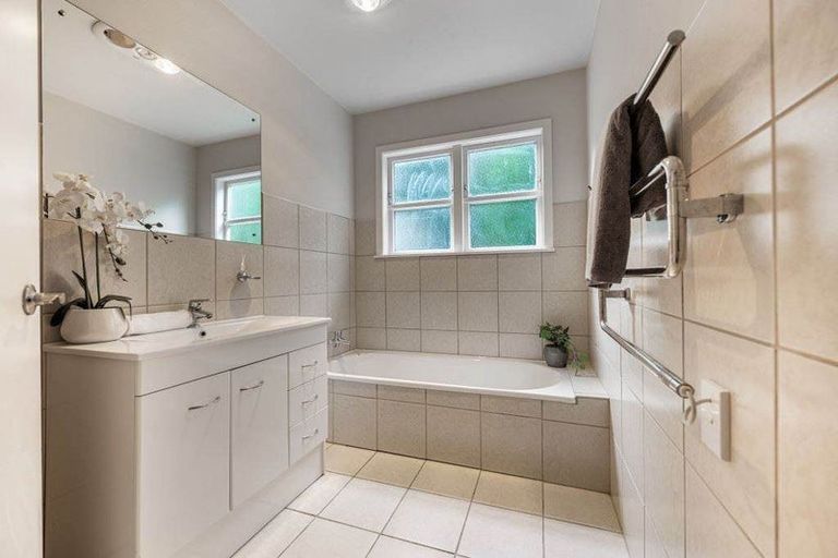 Photo of property in 628 Whangaparaoa Road, Stanmore Bay, Whangaparaoa, 0932