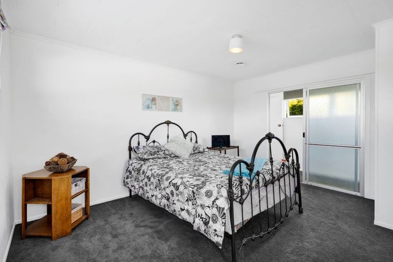 Photo of property in 190a Seaview Road, Westown, New Plymouth, 4310