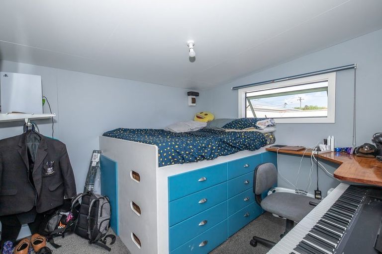 Photo of property in 29 Romilly Street, Westport, 7825