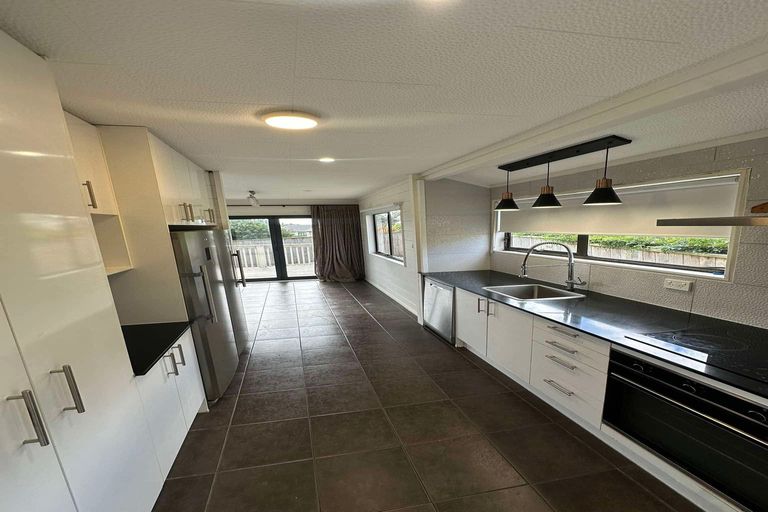 Photo of property in 4 Rotoma Rise, Clover Park, Auckland, 2019