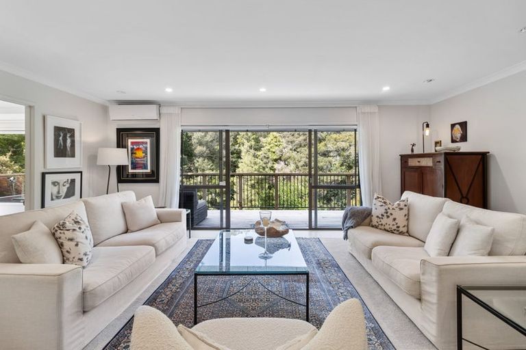 Photo of property in 33 Homewood Place, Chatswood, Auckland, 0626