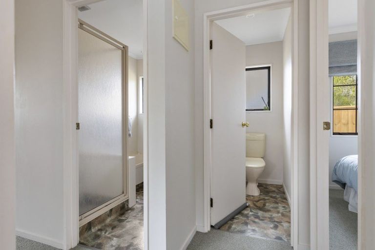 Photo of property in 1/19 Brunette Drive, Acacia Bay, Taupo, 3330