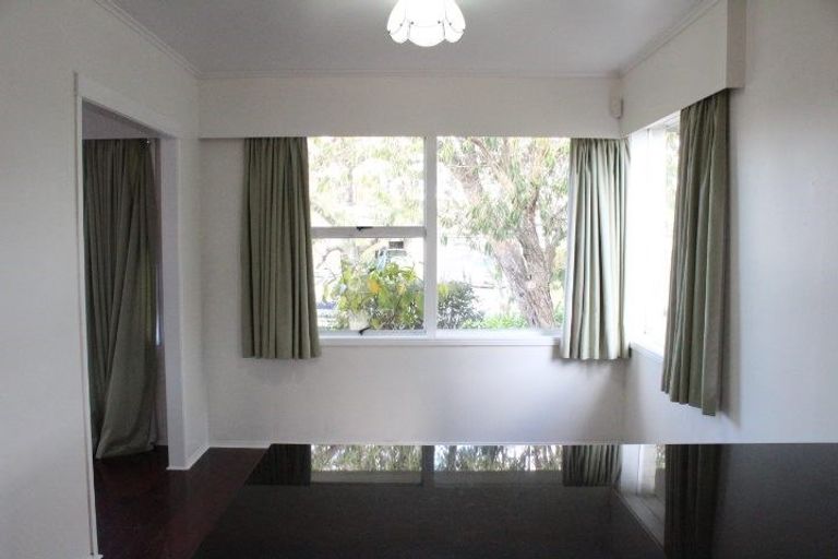Photo of property in 17 Priestley Drive, Bucklands Beach, Auckland, 2014