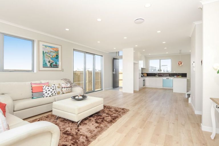 Photo of property in 36 Lockheed Street, Hobsonville, Auckland, 0618