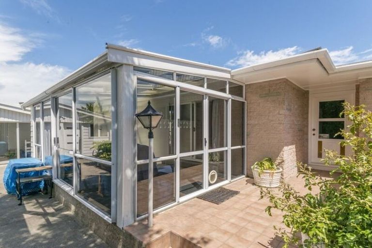 Photo of property in 28 Rosella Street, Broomfield, Christchurch, 8042