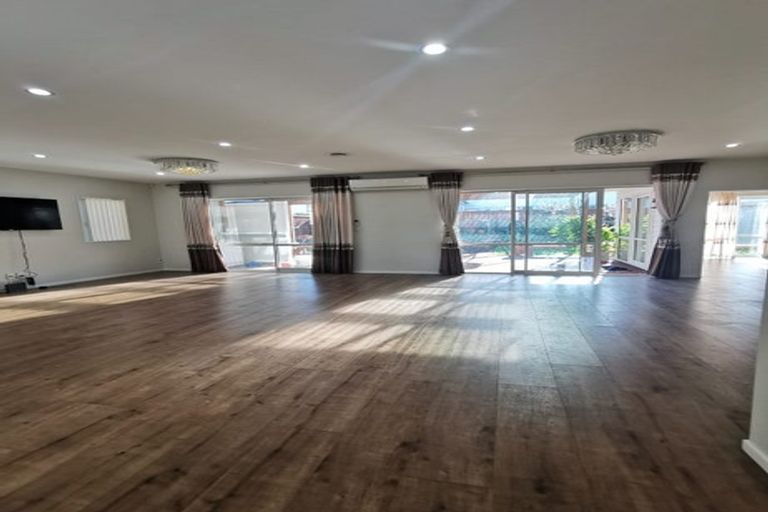 Photo of property in 72 Castlederg Drive, Flat Bush, Auckland, 2019