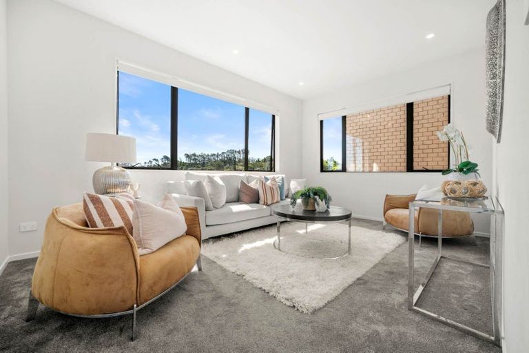 Photo of property in 43 Sunnyheights Road, Orewa, 0931