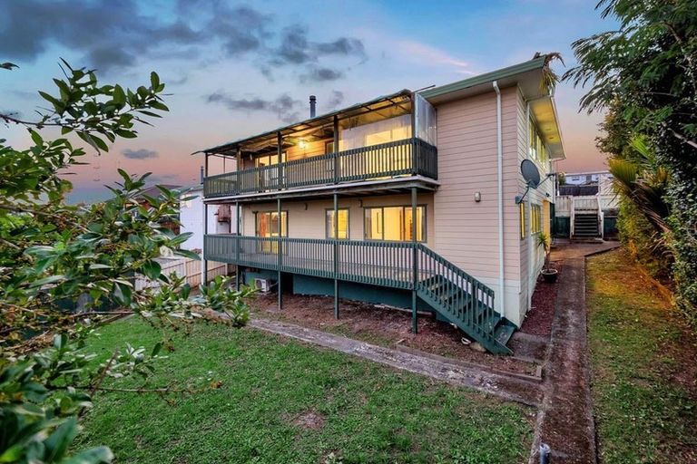 Photo of property in 81 Garton Drive, Massey, Auckland, 0614