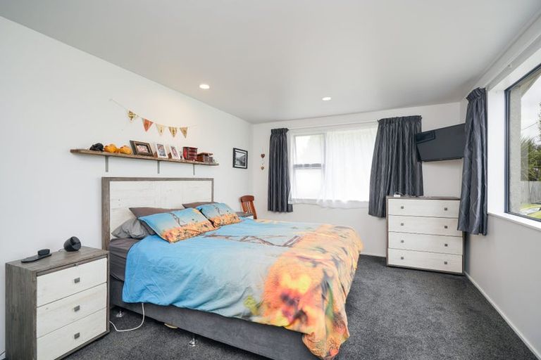 Photo of property in 64 Watt Road, Otatara, Invercargill, 9879