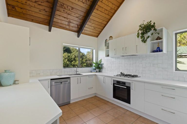Photo of property in 62e Poplar Grove, Whalers Gate, New Plymouth, 4310