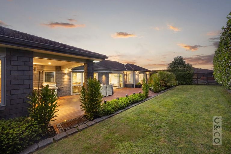 Photo of property in 9 Pohutukawa Parade, Riverhead, 0820