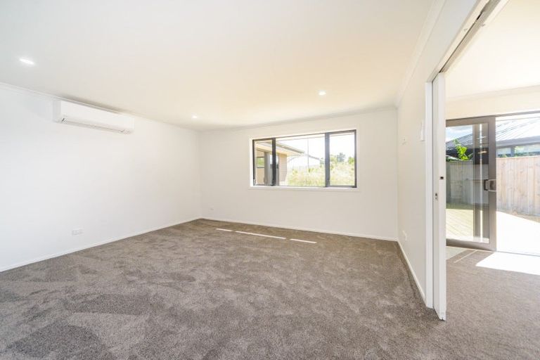 Photo of property in 1 Rangeview Drive, Kelvin Grove, Palmerston North, 4414