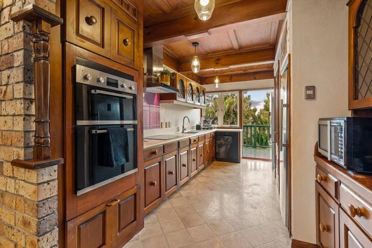 Photo of property in 236 Godley Road, Titirangi, Auckland, 0604