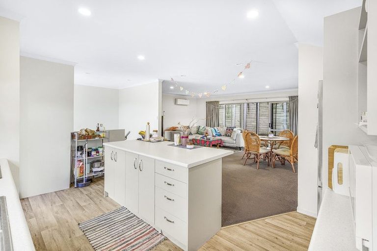 Photo of property in 50u4 Banbury Crescent, Fairfield, Hamilton, 3214