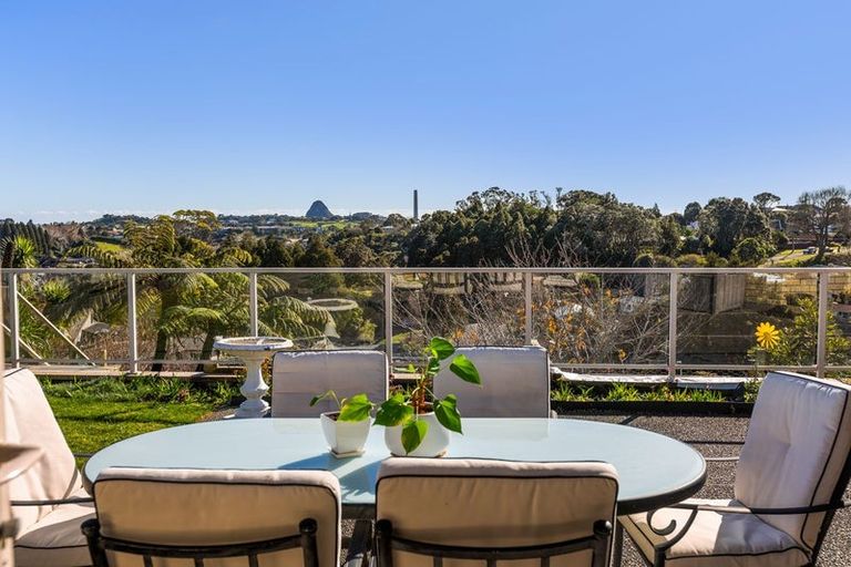 Photo of property in 9a Manukaka Heights, Hurdon, New Plymouth, 4310