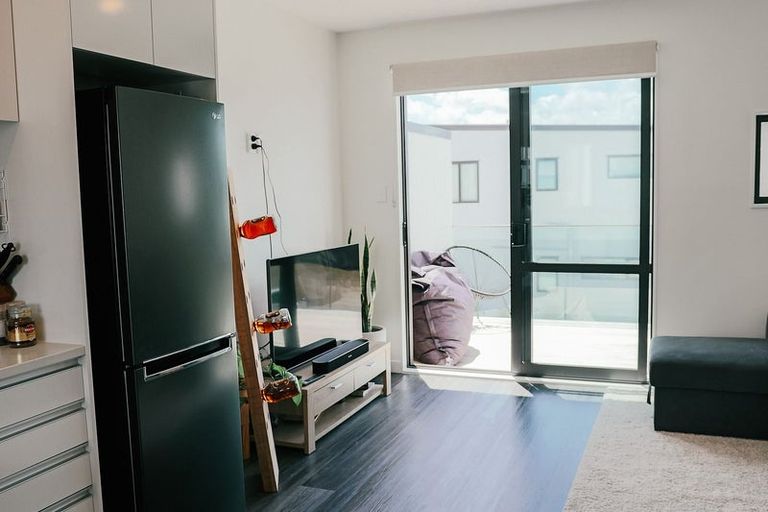 Photo of property in 11/3 Abbotleigh Avenue, Te Atatu Peninsula, Auckland, 0610