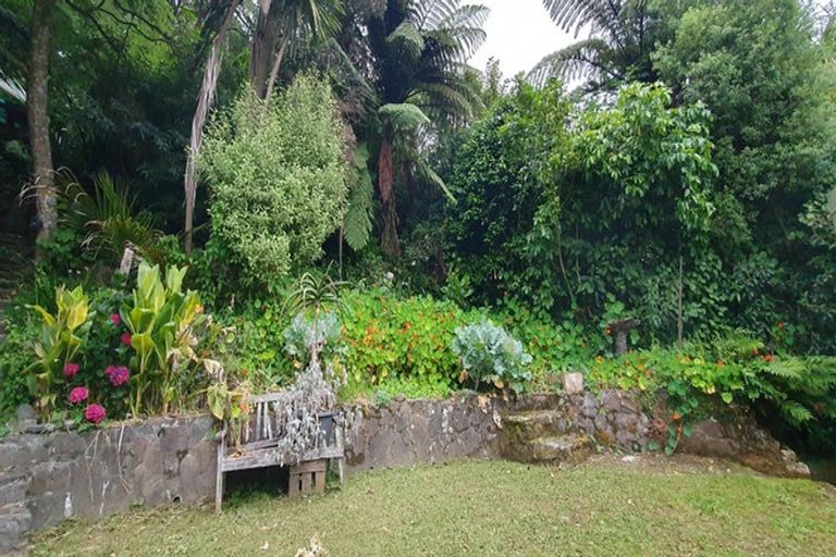 Photo of property in 70 Chamberlain Road, Karori, Wellington, 6012