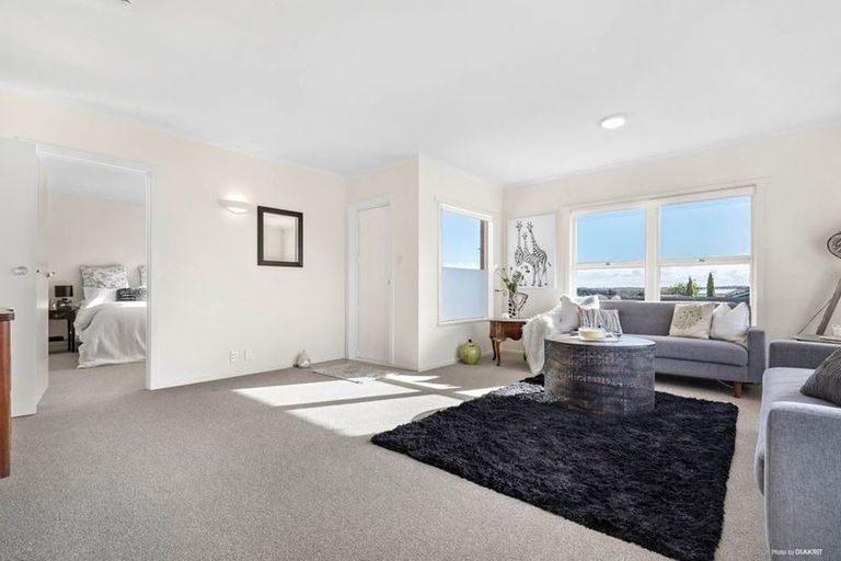 Photo of property in 4/342 Lake Road, Hauraki, Auckland, 0622