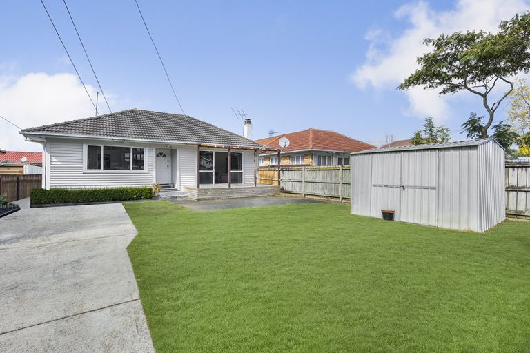 Photo of property in 8 Orakau Road, Mangere East, Auckland, 2024