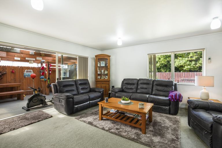 Photo of property in 8 Orakau Road, Mangere East, Auckland, 2024