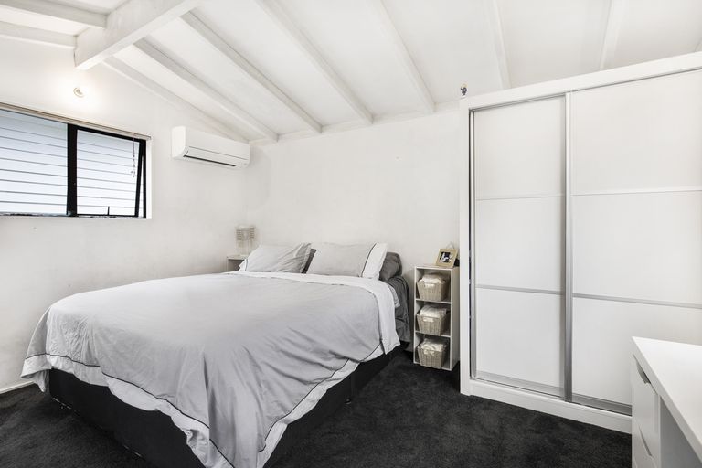 Photo of property in 8 Orakau Road, Mangere East, Auckland, 2024