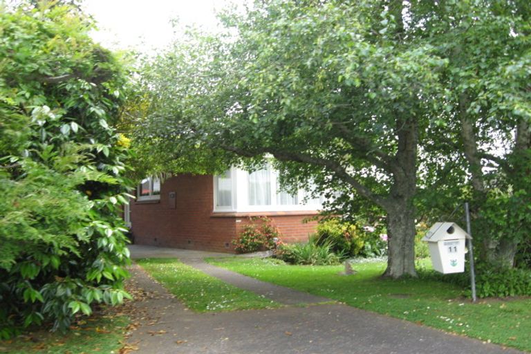 Photo of property in 11 Tainui Terrace, Mangere Bridge, Auckland, 2022