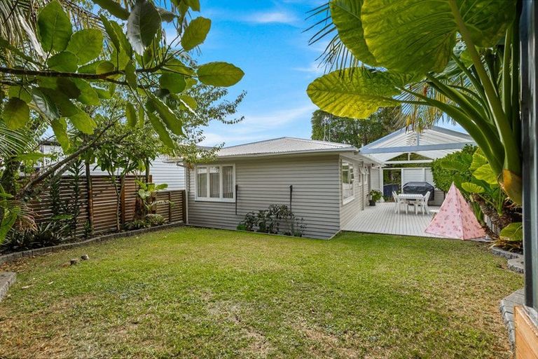 Photo of property in 39 Keegan Drive, Massey, Auckland, 0614
