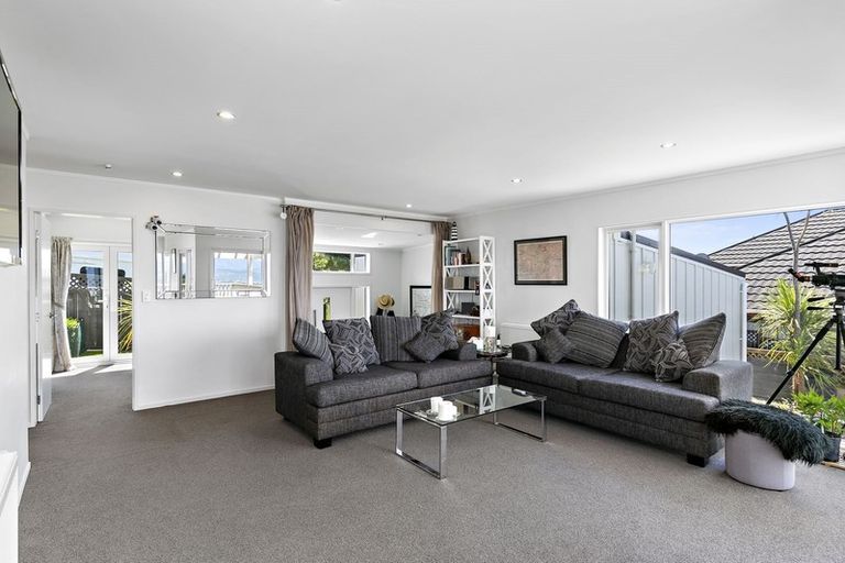 Photo of property in 47 Ashton Fitchett Drive, Brooklyn, Wellington, 6021