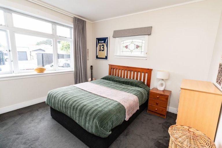 Photo of property in 2 Akatea Street, Berhampore, Wellington, 6023