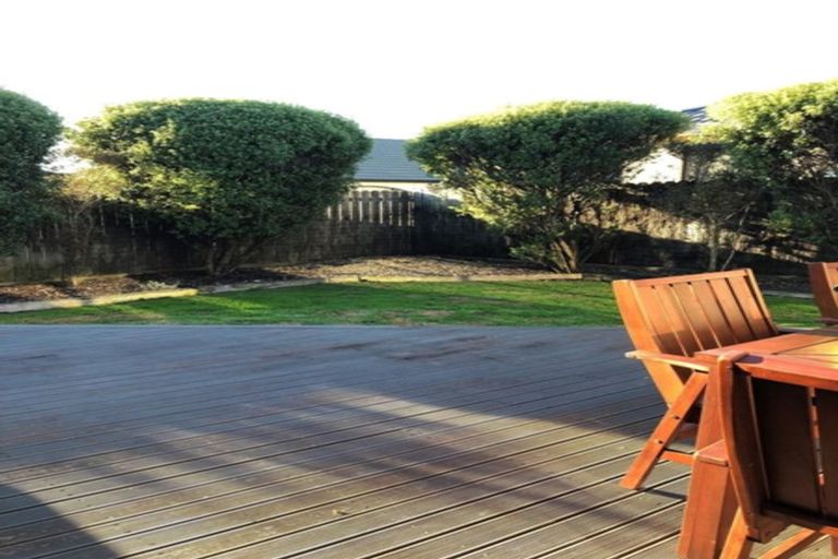 Photo of property in 8 Newinn Crescent, East Tamaki Heights, Auckland, 2016