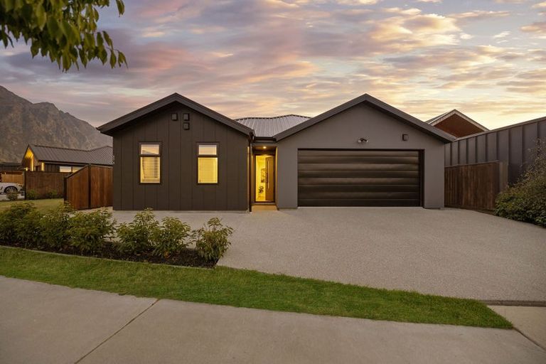 Photo of property in 89 Muster Road, Jacks Point, 9371