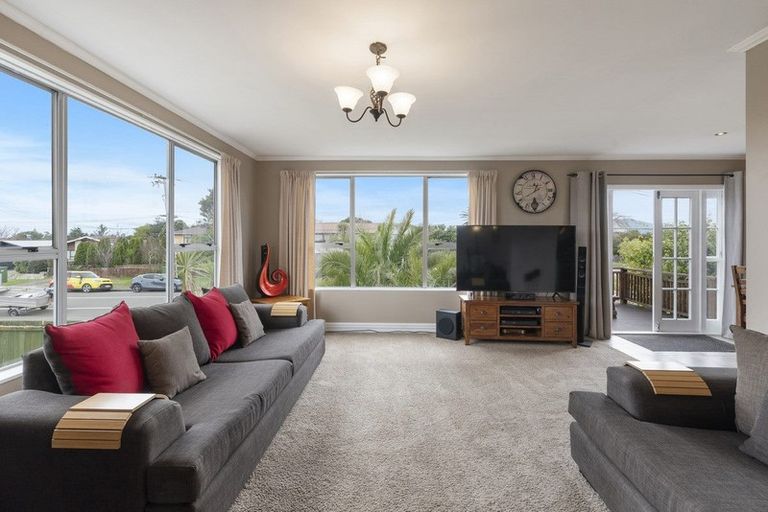 Photo of property in 102 Martin Road, Paraparaumu Beach, Paraparaumu, 5032