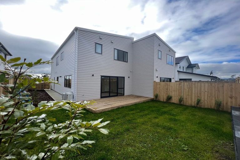 Photo of property in 80a Kahui Parade, Karaka, 2113