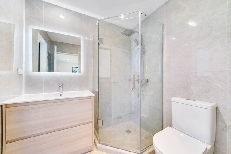 Photo of property in 180 Clevedon Road, Papakura, 2110