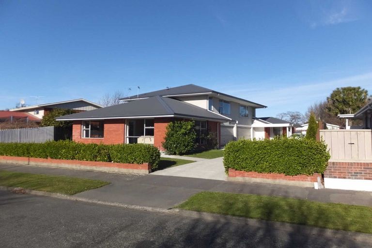 Photo of property in 11 Powell Crescent, Ilam, Christchurch, 8041
