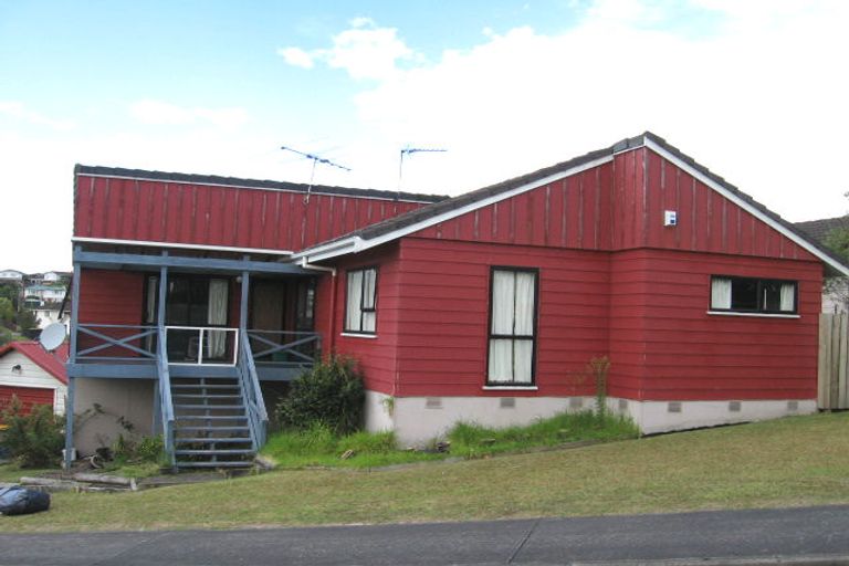 Photo of property in 1 Luxor Place, Massey, Auckland, 0614