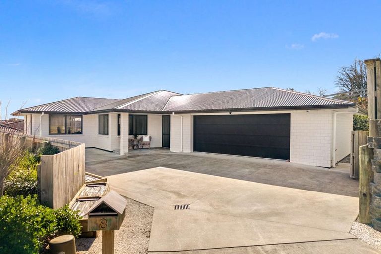 Photo of property in 8 Evan Tasman Lane, Waiuku, 2123