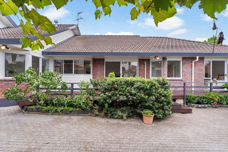 Photo of property in 3 Bronte Place, Somerville, Auckland, 2014