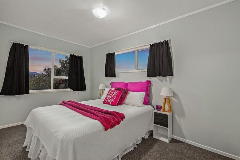 Photo of property in 3 Seabar Place, Glen Eden, Auckland, 0602