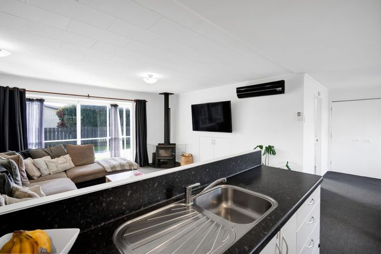 Photo of property in 27 Culzean Grove, Bell Block, New Plymouth, 4312