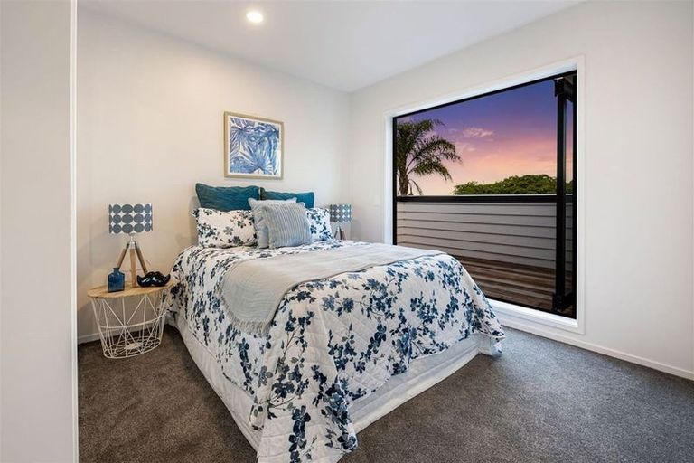 Photo of property in 151 Colwill Road, Massey, Auckland, 0614