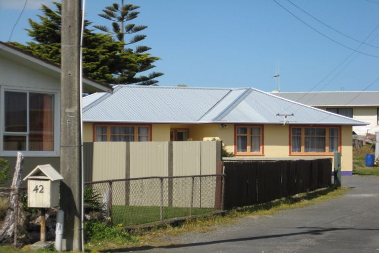 Photo of property in 42 Manuka Street, Castlecliff, Whanganui, 4501