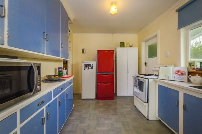 Photo of property in 49 Parata Street, Waikanae, 5036