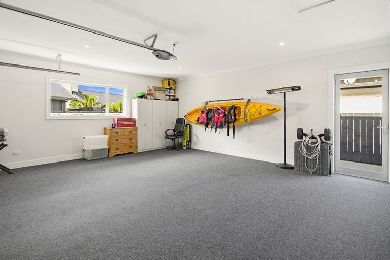 Photo of property in 14 Topping Place, Whitianga, 3510