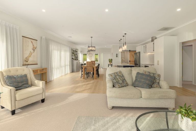 Photo of property in 7 Karearea Avenue, Waikanae, 5036