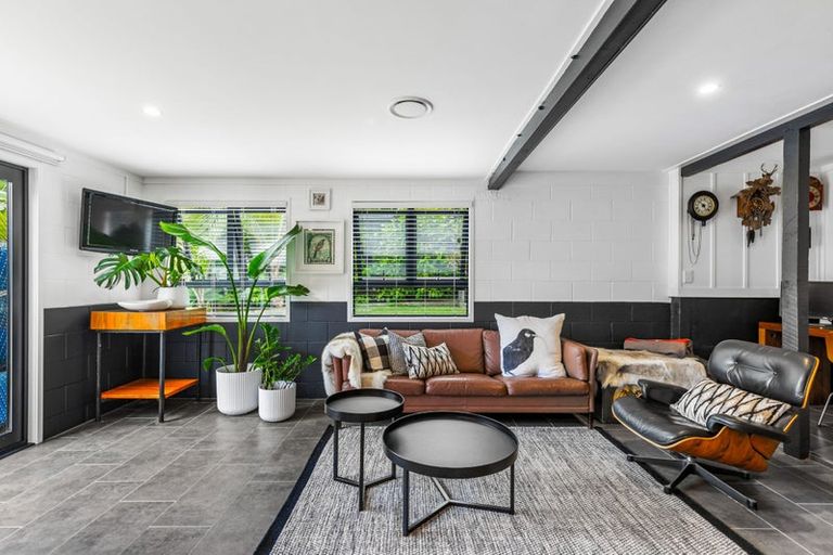 Photo of property in 121 Taikata Road, Te Atatu Peninsula, Auckland, 0610