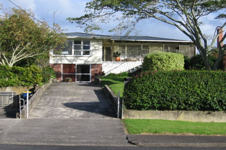 Photo of property in 14 Sherwood Avenue, Te Atatu South, Auckland, 0610