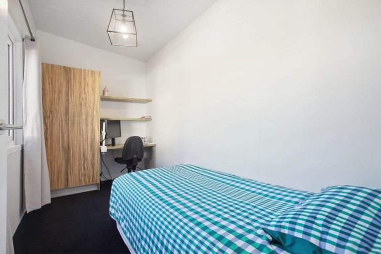 Photo of property in 15a Sea View Terrace, Cockle Bay, Auckland, 2014