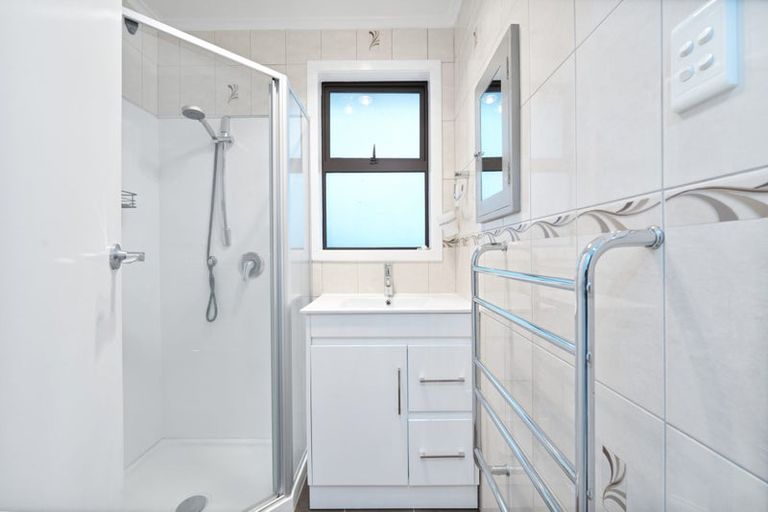 Photo of property in 12 Pomaria Road, Henderson, Auckland, 0610