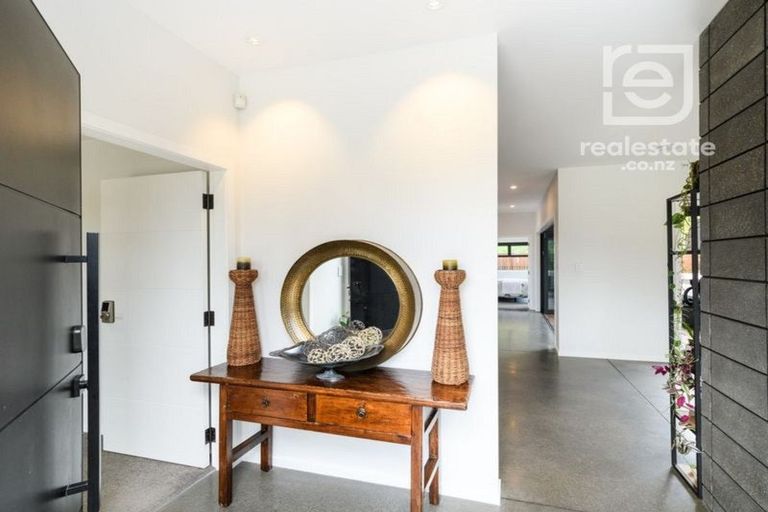 Photo of property in 35 Freedom Drive, Kelvin Grove, Palmerston North, 4414